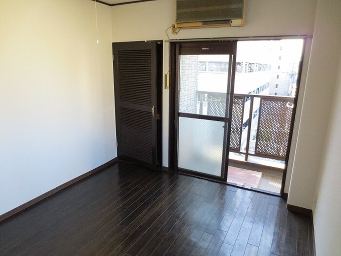 ロイヤルハイツ兵庫の物件内観写真