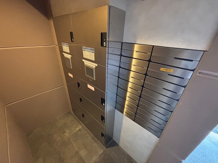 GOPI RESIDENCESの物件外観写真