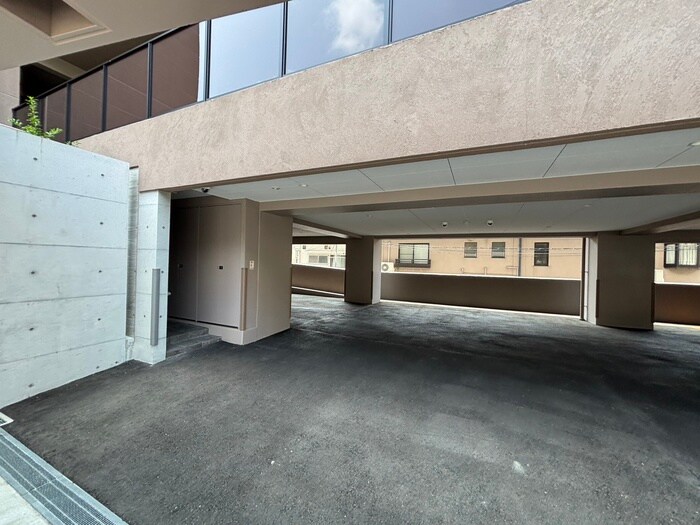 GOPI RESIDENCESの物件外観写真