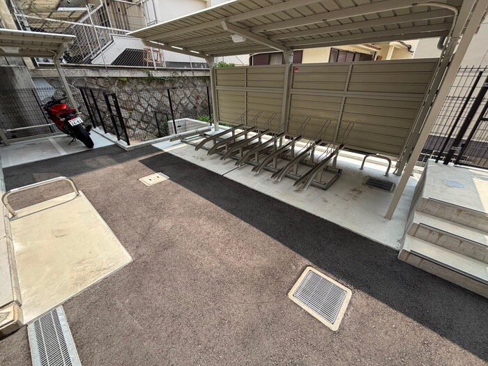 GOPI RESIDENCESの物件外観写真