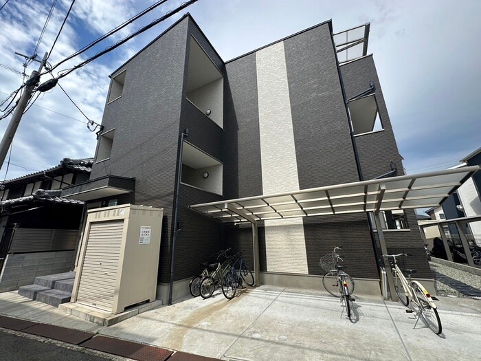 エステイトE長吉川辺の物件外観写真