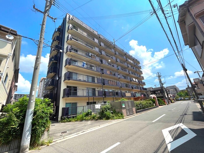 ネオハイツ西宮の物件外観写真