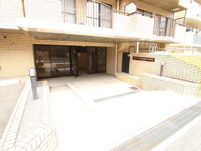 サンフラッツ南桜塚の物件外観写真