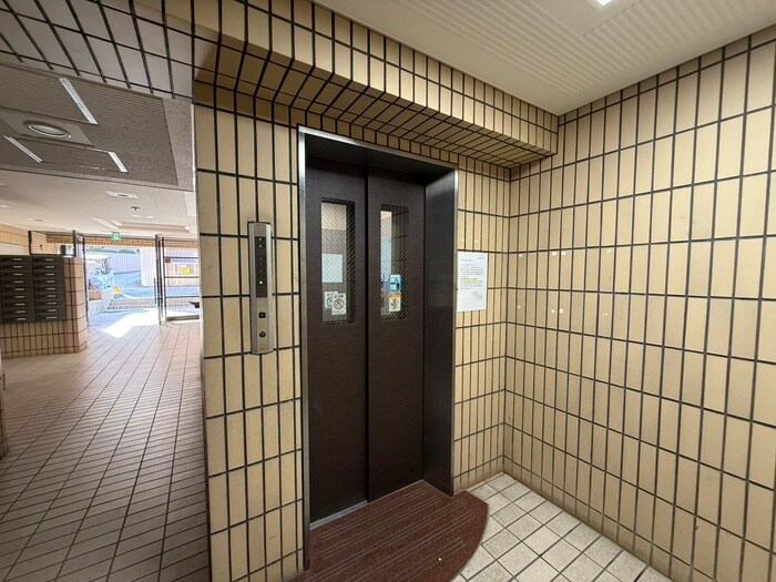 サンフラッツ南桜塚の物件外観写真