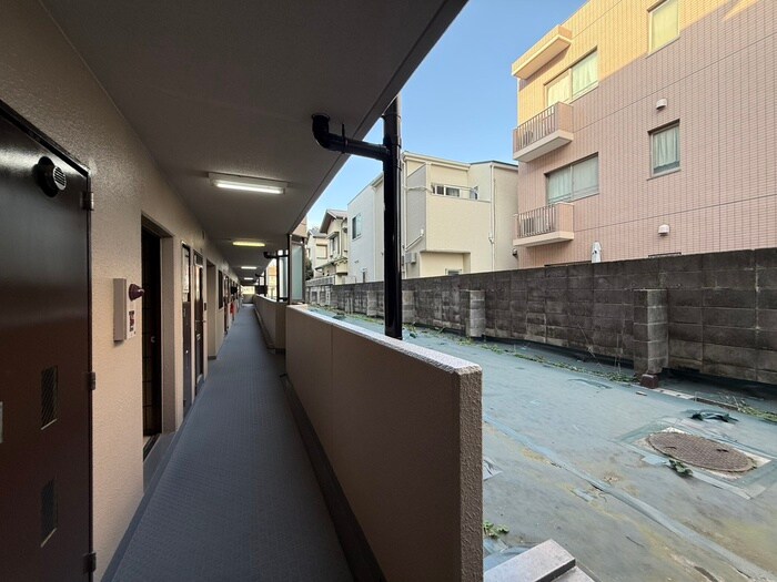 サンフラッツ南桜塚の物件外観写真