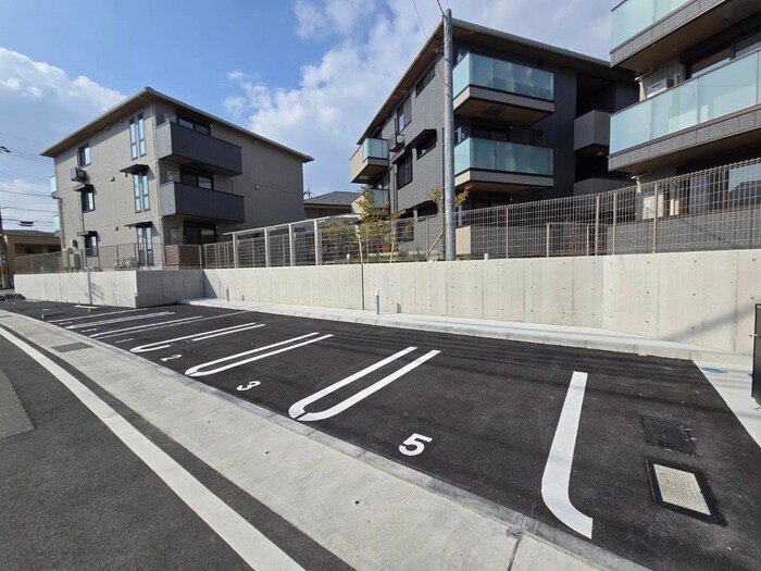 GRAMM六地蔵B棟の物件外観写真