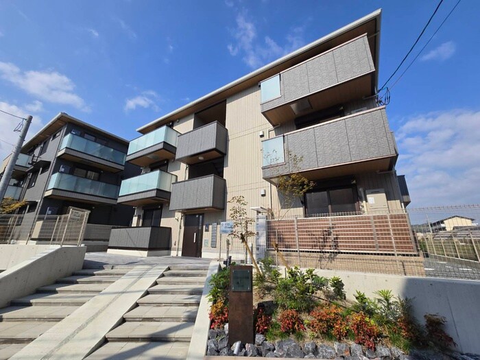 GRAMM六地蔵C棟の物件外観写真