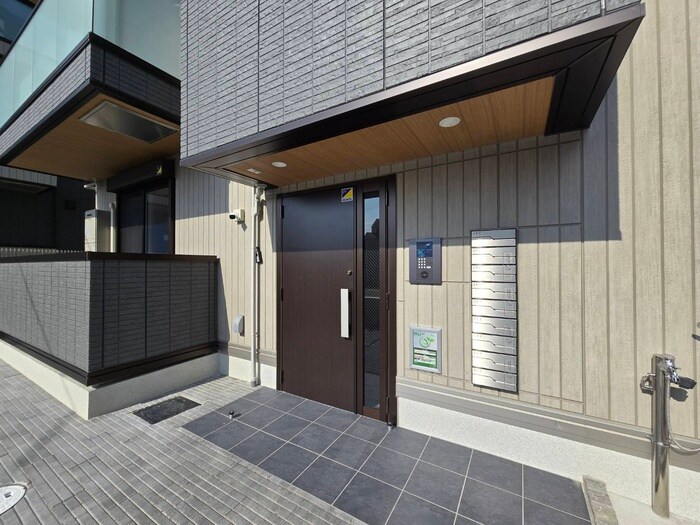 GRAMM六地蔵C棟の物件外観写真