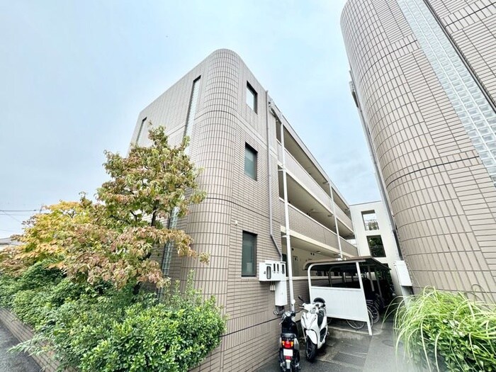 ウエストコートの物件外観写真