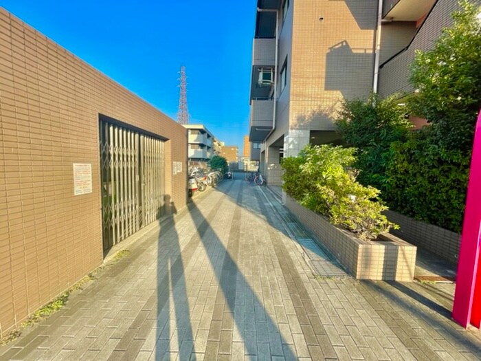 ラ・リヴェ－ルレストの物件外観写真