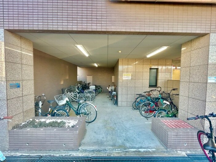 ラ・リヴェ－ルレストの物件外観写真