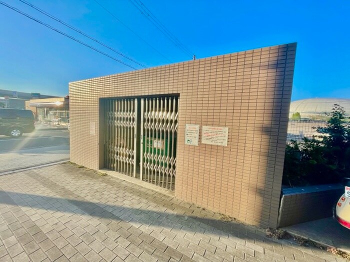 ラ・リヴェ－ルレストの物件外観写真