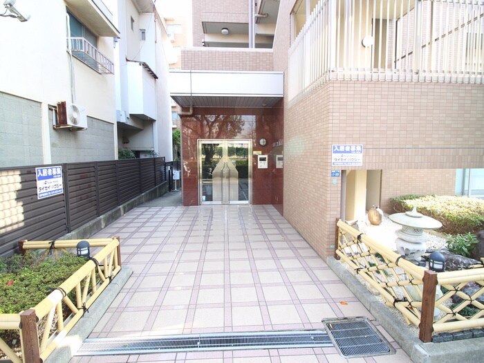 ファインパレスの物件外観写真