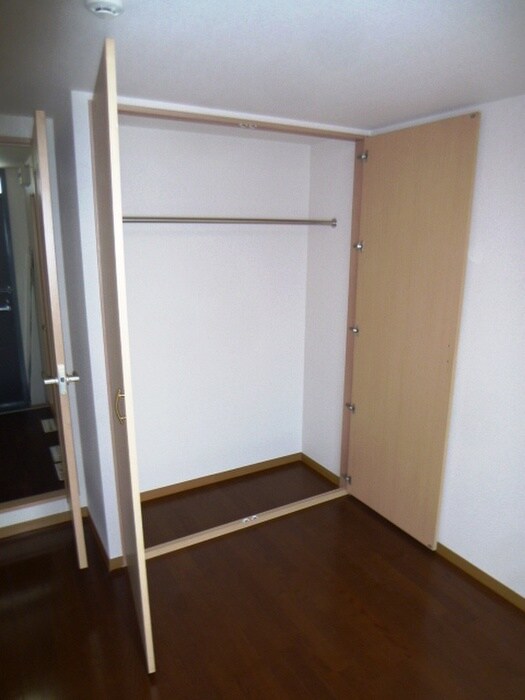 ルナ・ピエ－ナⅢの物件内観写真