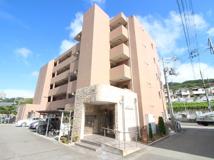 アルヴェア－レの物件外観写真