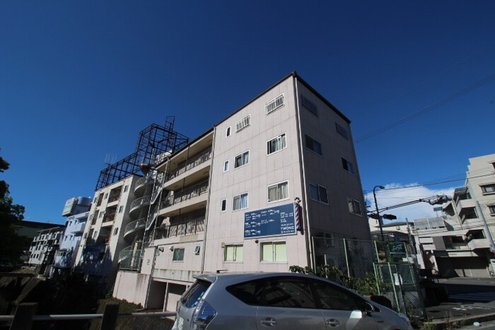 谷川第２マンションの物件外観写真