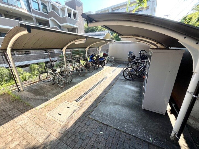 サンラトール甲陽園の物件外観写真