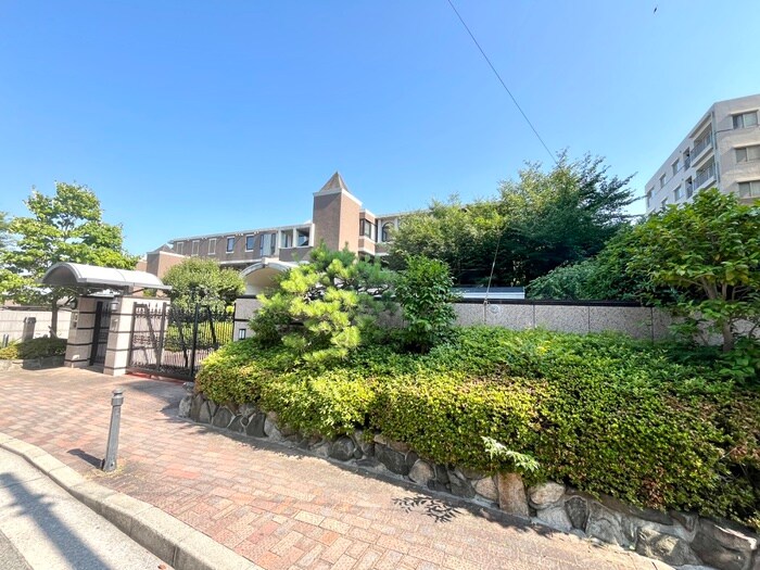 サンラトール甲陽園の物件外観写真