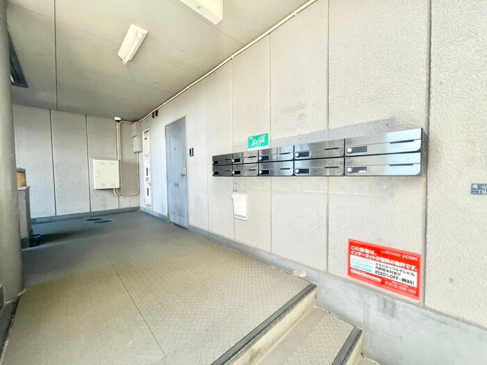 メゾンド－ル忍ヶ丘の物件外観写真