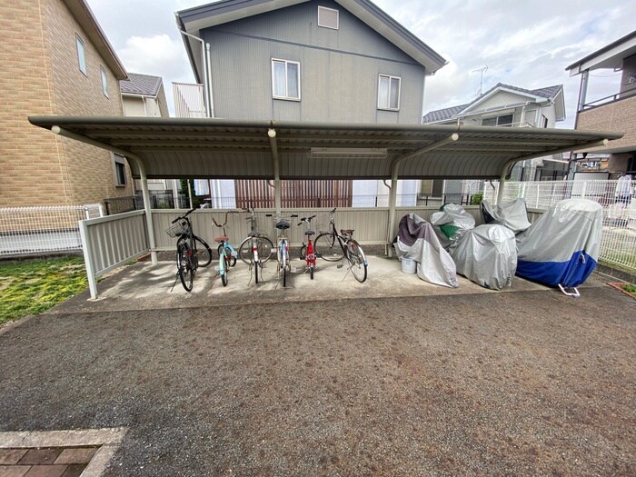 ルイ　エ　レイの物件外観写真