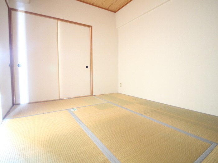 ヴィルヌ－ブ・エストの物件内観写真