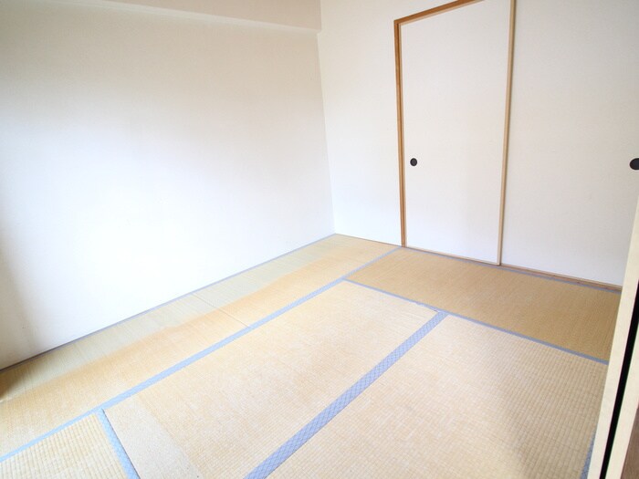 ヴィルヌ－ブ・エストの物件内観写真