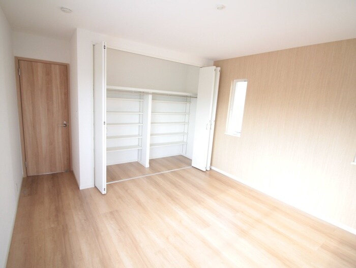 向日市上植野町戸建１の物件内観写真