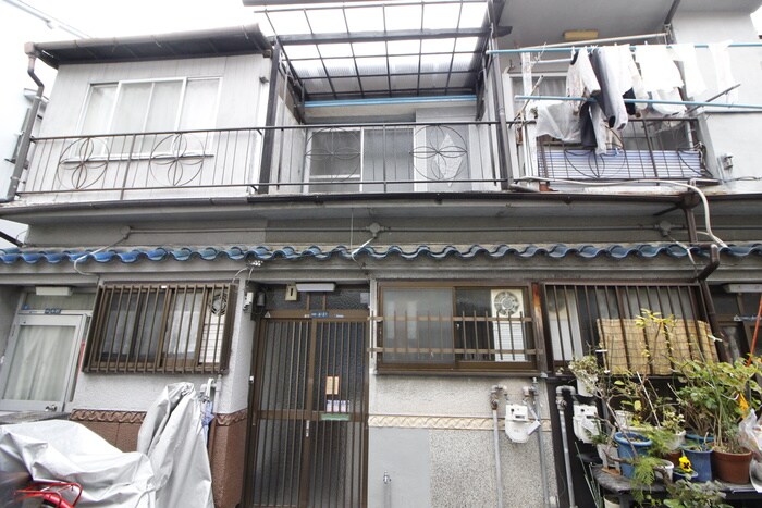 四條畷市米崎町貸家の物件外観写真