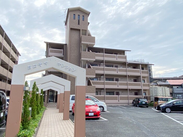 ﾖｺﾔﾏﾏﾝｼｮﾝ1号館の物件外観写真