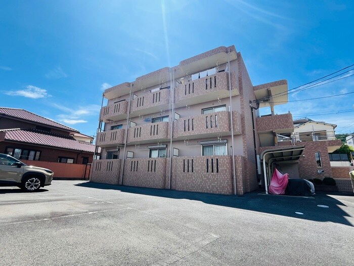 フレシ－ルの物件外観写真