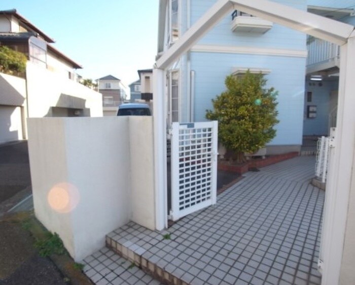 クイーンズコート東落合B棟の物件外観写真