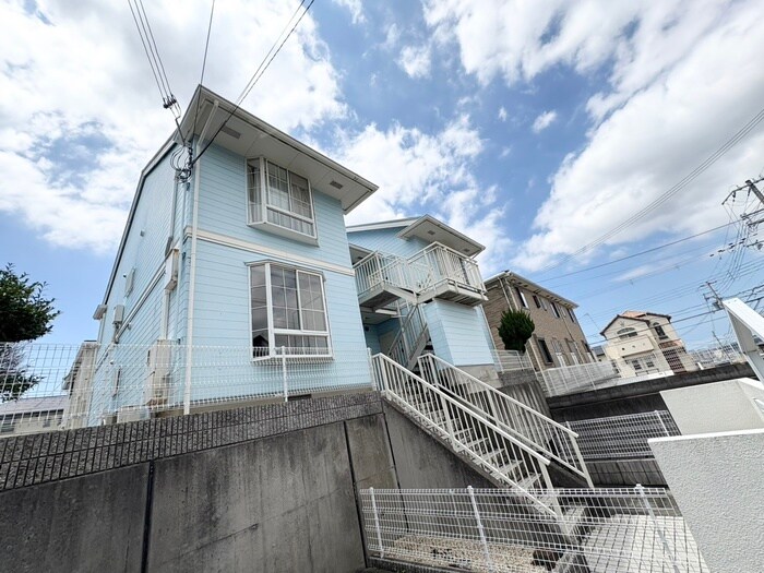 クイ－ンズコ－トＣ棟の物件外観写真