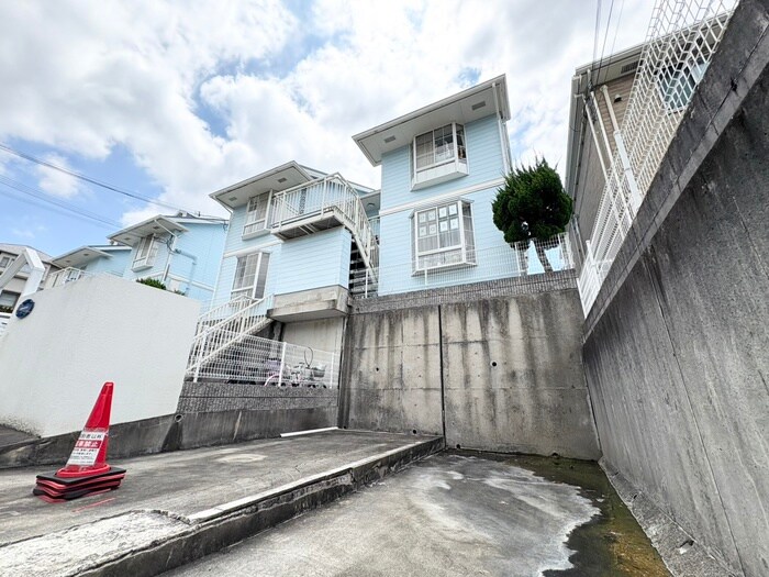 クイ－ンズコ－トＣ棟の物件外観写真