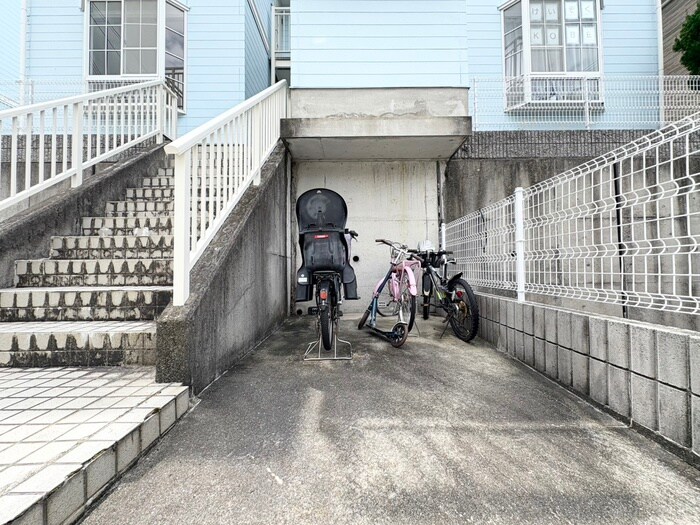 クイ－ンズコ－トＣ棟の物件外観写真