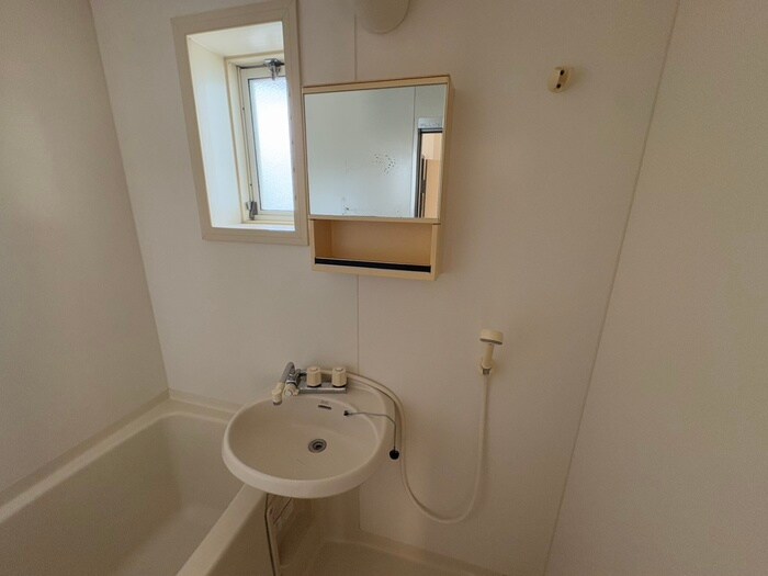 クイ－ンズコ－トＣ棟の物件内観写真