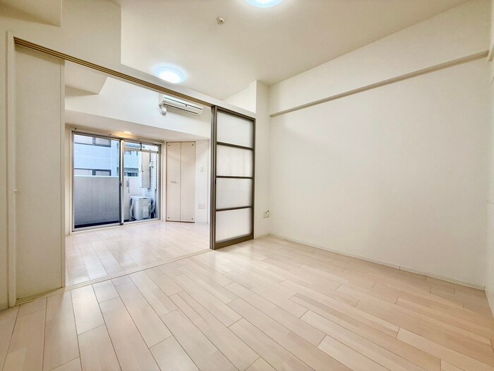 セレニテ梅田ESTの物件内観写真