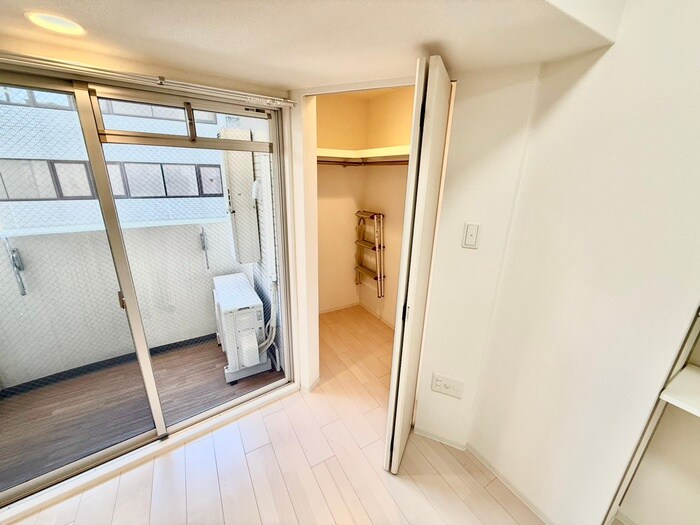 セレニテ梅田ESTの物件内観写真