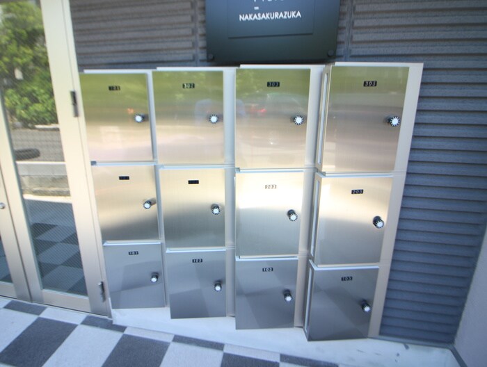 フィユフラッツ中桜塚の物件外観写真