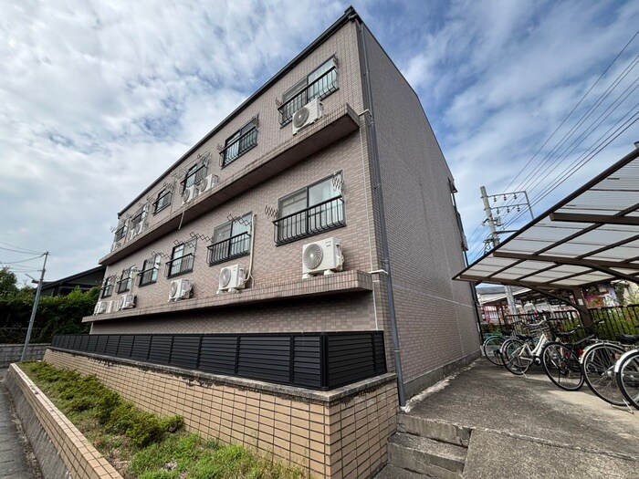 クリヨン２の物件外観写真