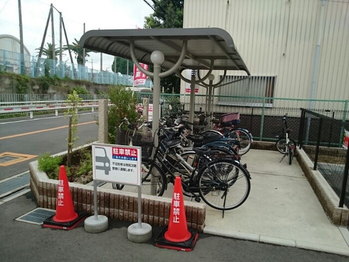 ジュリアスガーデン鳳の物件外観写真