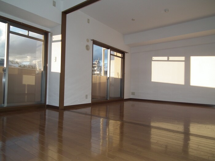 リアライズ安威の物件内観写真
