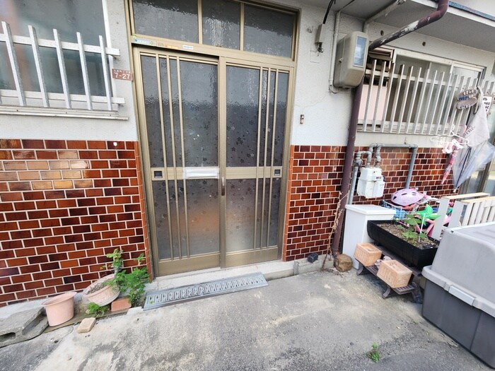 大黒町１丁目テラスハウスの物件外観写真