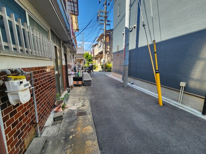 大黒町１丁目テラスハウスの物件外観写真