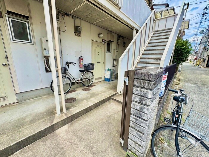 エスト香里の物件外観写真