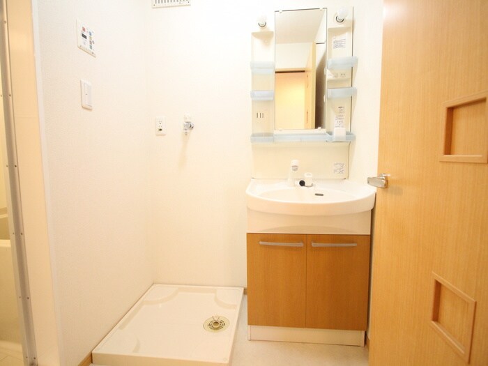 ＬＯＨＡＳ本町の物件内観写真