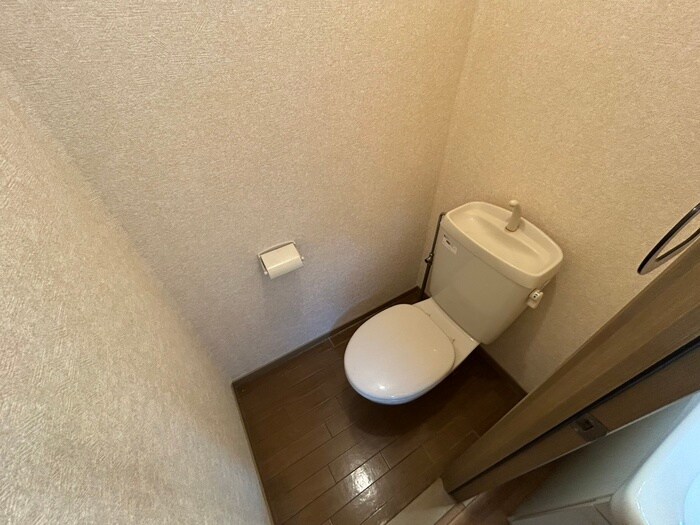 ｺﾝﾃﾞｨｼｰﾌﾟﾙ南が丘B棟の物件内観写真