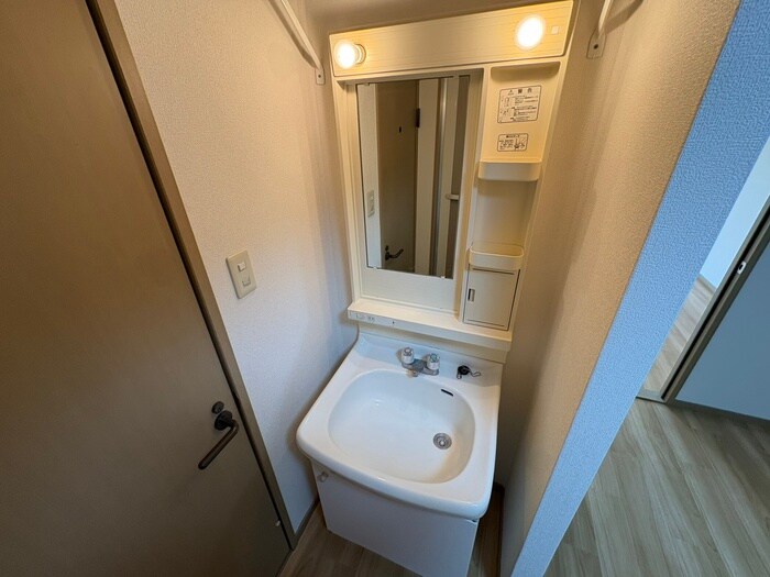 ｺﾝﾃﾞｨｼｰﾌﾟﾙ南が丘B棟の物件内観写真