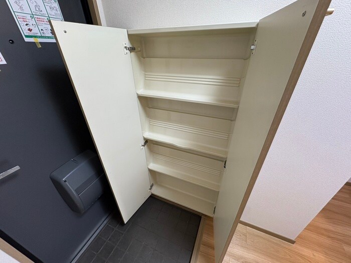 ｺﾝﾃﾞｨｼｰﾌﾟﾙ南が丘B棟の物件内観写真