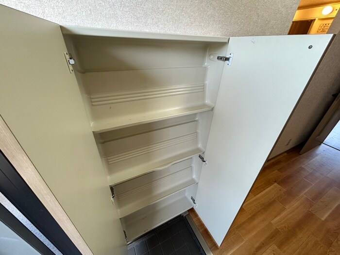 ｺﾝﾃﾞｨｼｰﾌﾟﾙ南が丘B棟の物件内観写真