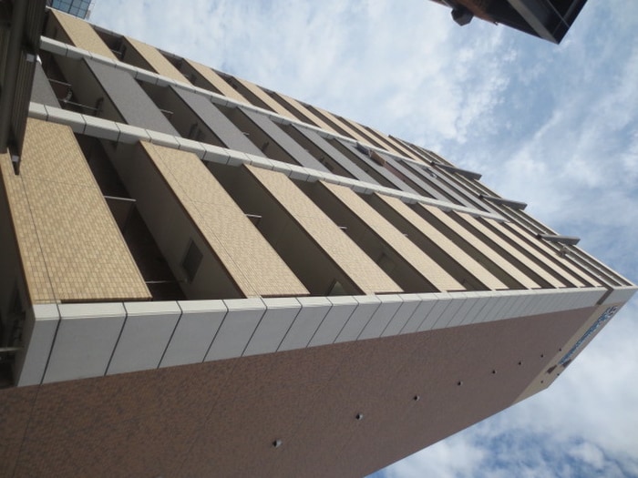 ﾌﾟﾚｻﾝｽ福島ﾆｭ-ｹﾞ-ﾄ（705）の物件外観写真